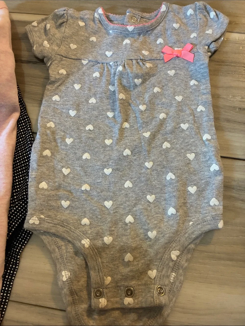🩵 3-Pack Baby One-Piece Bodysuits in Pink, Gray & Black - Floral Puppy Set